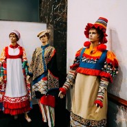 Выставка костюмов и декораций «Триплет» фотографии