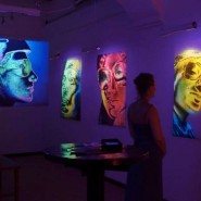 Выставка ультрафиолетовой живописи «Преображение» фотографии